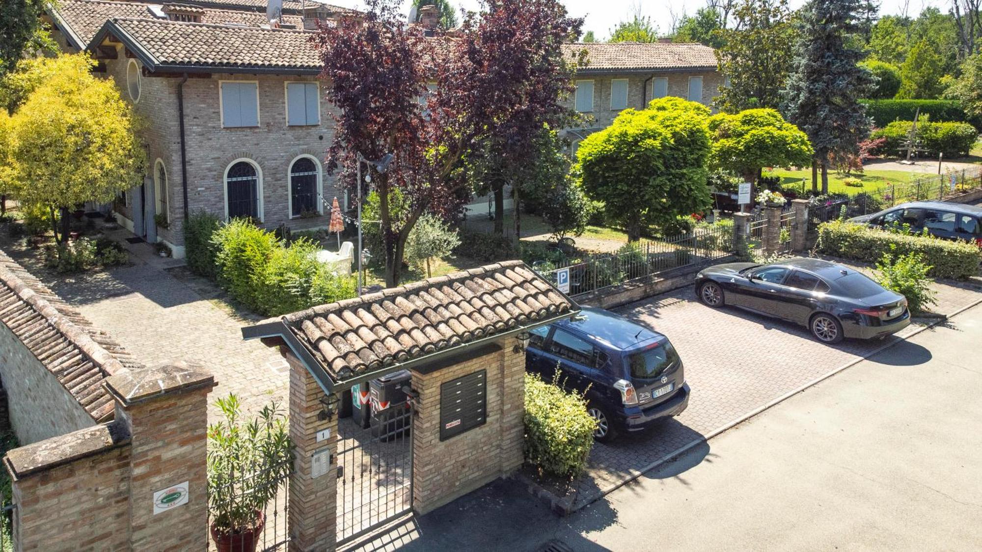 Aparthotel Antico Borgo Modena