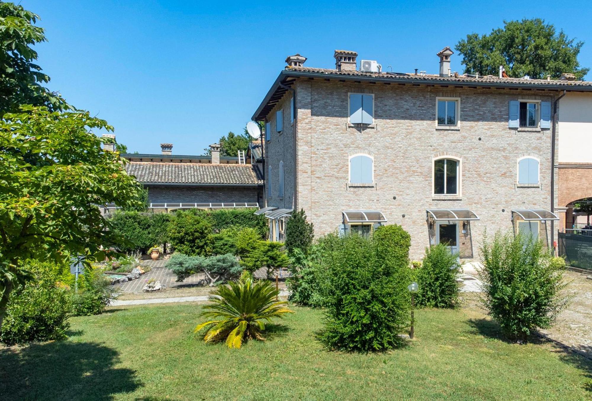 Aparthotel Antico Borgo Modena
